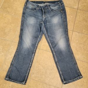 Woman's Silver Twisted Capri Jean
